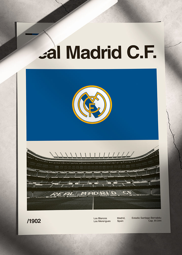 Zidni poster stadiona Real Madrid - savrseno za svaki sportski prostor.