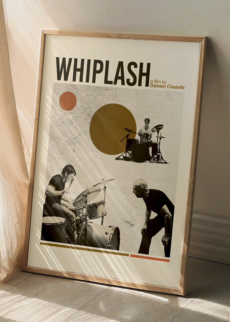 Whiplash poster u radnoj sobi s notama i muzikom.